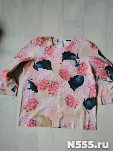 Лонгслив блуза кофточка в цветы. Р 42.